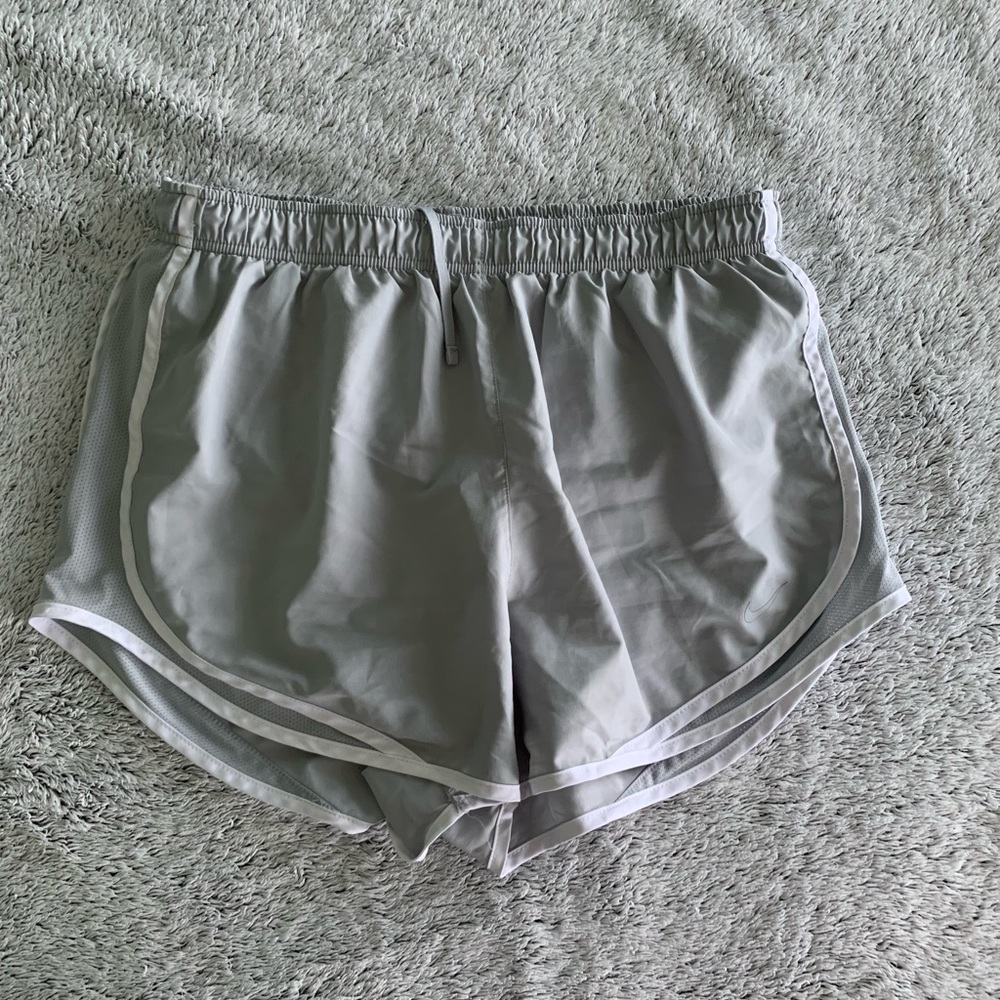Nike Dri-Fit Shorts / Women Size Large / Gray